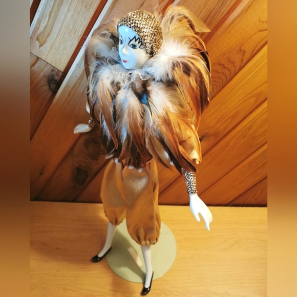 Gorgeous Pierrot Doll / Venetian Ball Doll - Picture 3 of 9